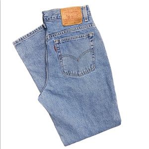 Ladies’ Medium Wash Vintage Levi’s 550 Relaxed Fit Tapered Leg Size 12